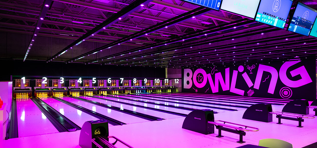 Pistes de bowling modernes et conviviales – © La Ruche