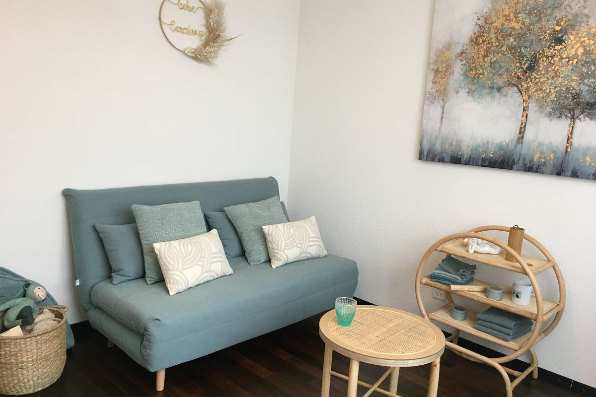 Espace d'écoute et salon de consultation du cabinet périnatal – © Bébé Coaching