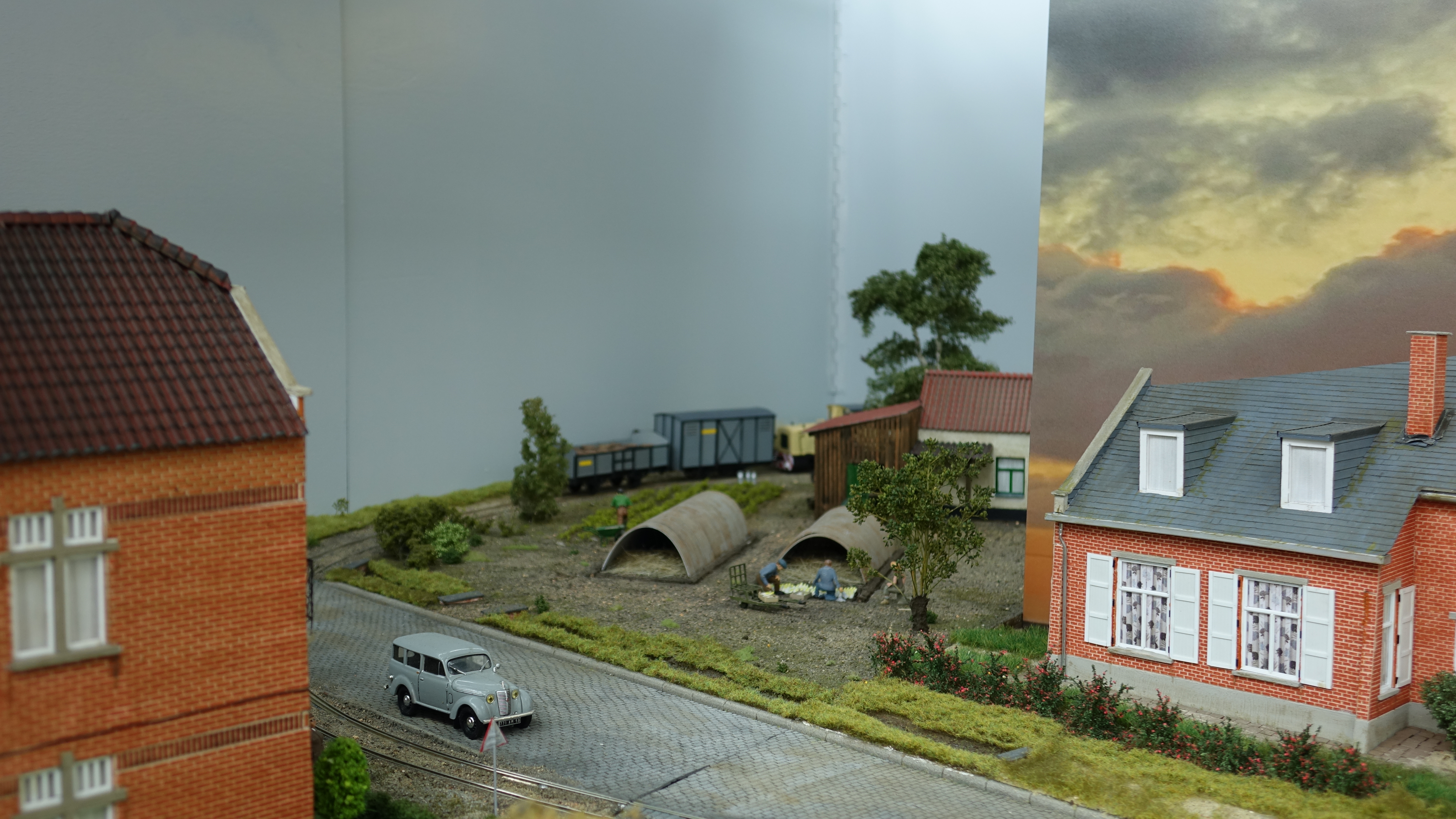 Effet nuit féerique illuminant les villages et les rames ferroviaires – © Chemins de fer du Kaeserberg